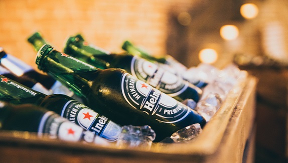 Leia mais sobre o artigo Heineken lança app de e-commerce e relacionamento